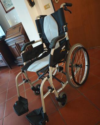 Carrozzina ultraleggera autospinta karma ergolite2