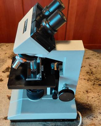 Microscopio biologico binoculare Konus Carton