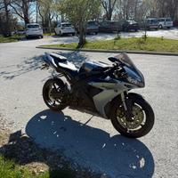 yamaha yzf r1