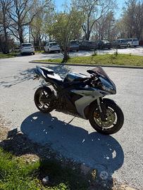 yamaha yzf r1
