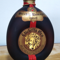 Vecchia Romagna etichetta oro