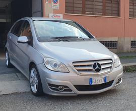 MERCEDES-BENZ B 200 CDI 140 CV automatic EURO5