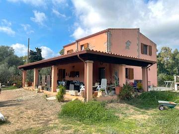 Villa indipendente con ampio terreno