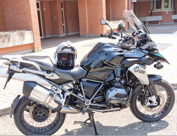 BMW R 1.200 GS modello Triple Black del 2016