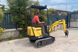 E144 Miniscavatore 8 q Eurodig allargabile
