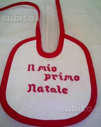 Bavetta ricamata e portaconfetti all'uncinetto