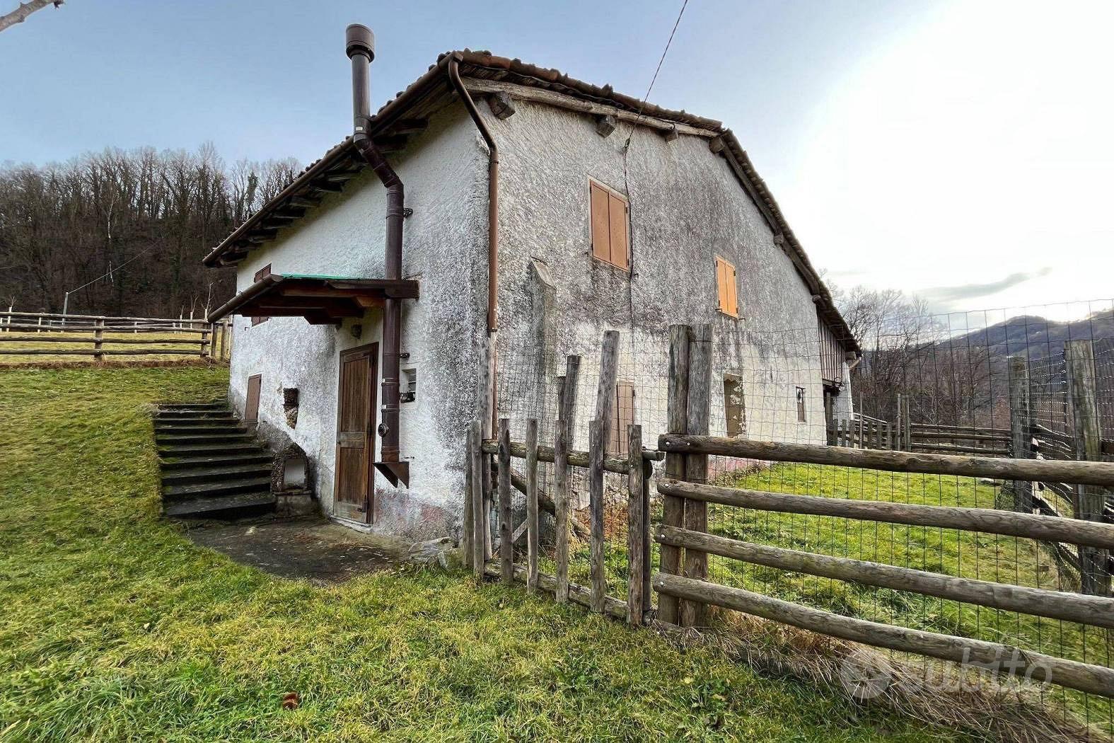 Rustico da ristrutturare con ampio terreno - Vista 2