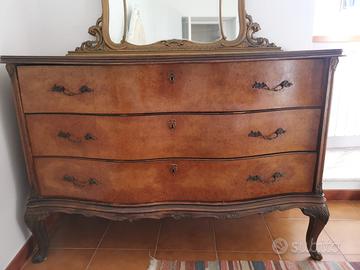 Cassettiera con specchio