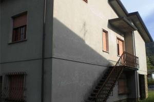 Casa indipendente di 300 m² con più di 5 locali e 
