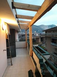 TRAVI IN LEGNO LAMELLARE per Tettoia