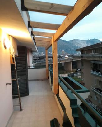 TRAVI IN LEGNO LAMELLARE per Tettoia