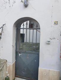Villetta indipendente con giardino e box auto