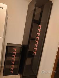 Mobile con le mensole