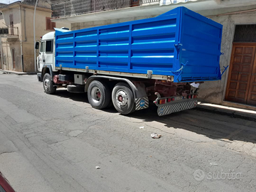 Vasca per trasporto uva e cereali