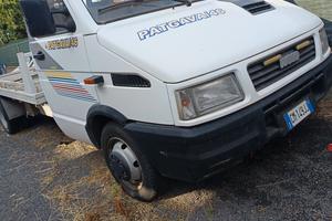 IVECO DAILY 35.12 CARROATTREZZI 