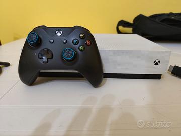 Xbox One S 1 TB + pad + giochi
