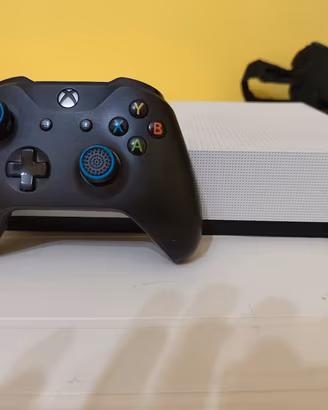 Xbox One S 1 TB + pad + giochi