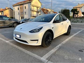 Model Y Long Range Dual Motor awd