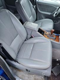 Tutti i pezzi (salvo sedili anteriori) Mercedes ML