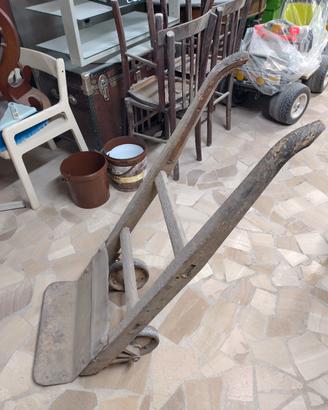 Carrello antico da mugnaio a 2 ruote 