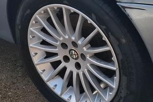 Cerchi in lega da 16 con gomme nuove