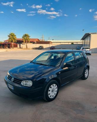 Volkswagen Golf 1.6 cat 5 porte Highline GPL