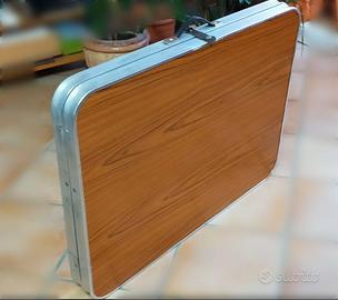 tavolo da campeggio e barbecue