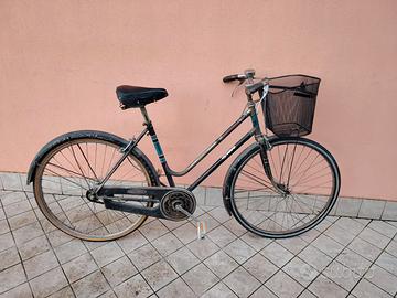 Bicicletta da 26 vintage olimpia con cesto meccani