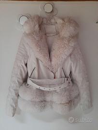 Nuova elegante giacca bianca in finta pelle