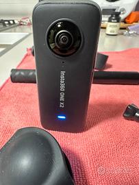 INSTA 360 X 2 PIÙ ACCESSORI PER MOTO O MTB.