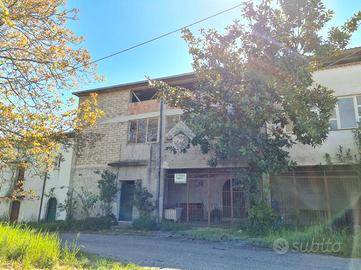 CASA SEMINDIPENDENTE A CASSINO