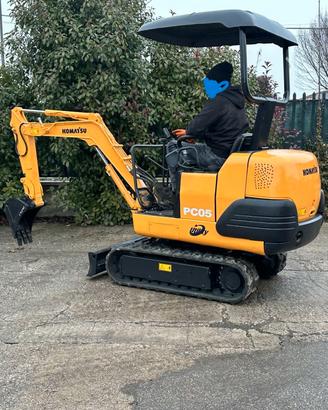 E219 Escavatore Komatsu 15 q PC05