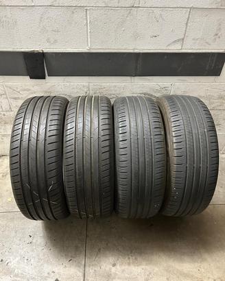 Gomme estive 215/50/18