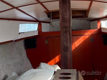 Barca a vela con deriva mobile