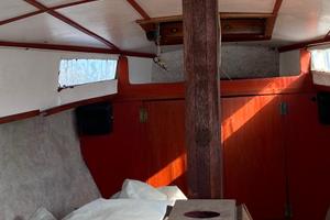 Barca a vela con deriva mobile