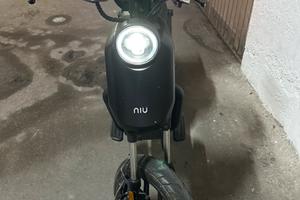 Niu uqi scooter elettrico