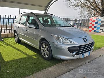 Peugeot 308 1.6 hdi 110cv