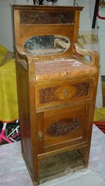 comodino antico da restaurare