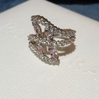 Anello a fascia con pietre