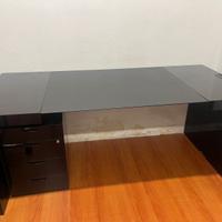 Scrivania e cassettiera