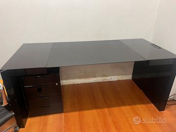 Scrivania e cassettiera
