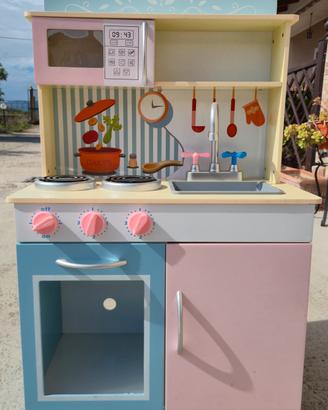 Cucina giocattolo