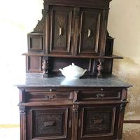 Credenza antica