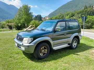 TOYOTA Land Cruiser - 2001