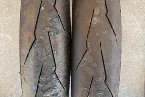 2 Anteriori Pirelli SUPERCORSA SC 110/70/17