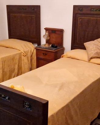 Letti e comodini antichi inizio '900