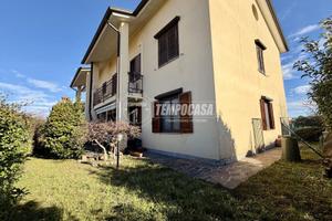 ESCLUSIVO QUADRILOCALE CON TAVERNA E GIARDINO