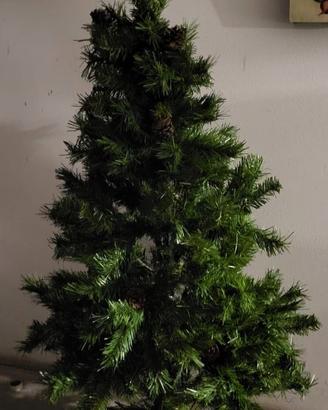Albero di Natale con palline artigianali