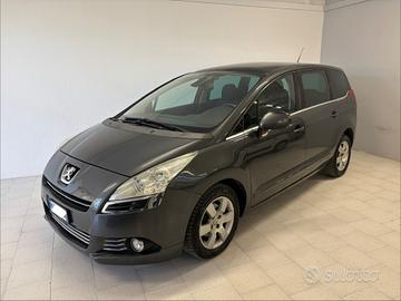 Peugeot 5008 1.6 HDi 112CV cambio robotizzato Tett