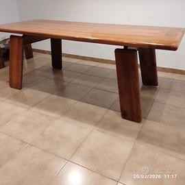 Tavolo, vetrina e mobile base